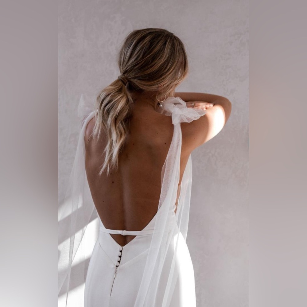 EUC MADE WITH LOVE Hendrix wedding gown professional hand dry cleaned ivory - Picture 5 of 13